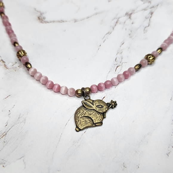 Bunny rabbit pink beaded necklace - Picture 3 of 5